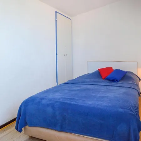 2 Bedroom Cozy In Casa vacanze Porticcio (Corsica)