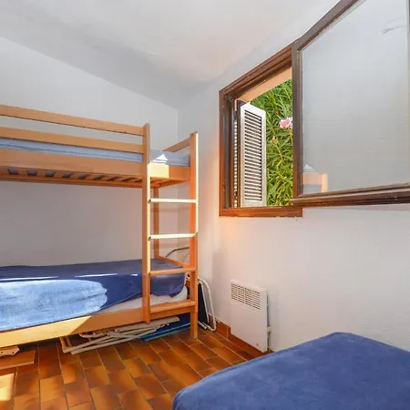 2 Bedroom Cozy In Porticcio (Corsica)