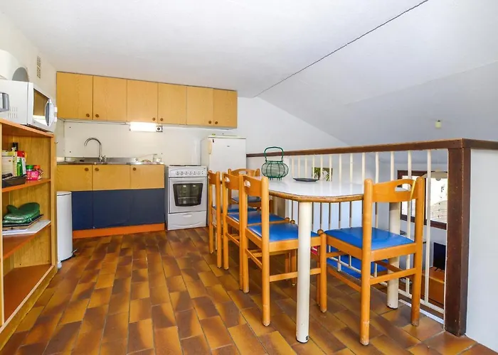 2 Bedroom Cozy In Vakantiehuis *
