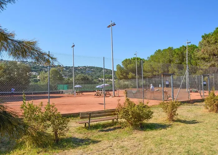 Vakantiehuis 2 Bedroom Cozy In Porticcio (Corsica)